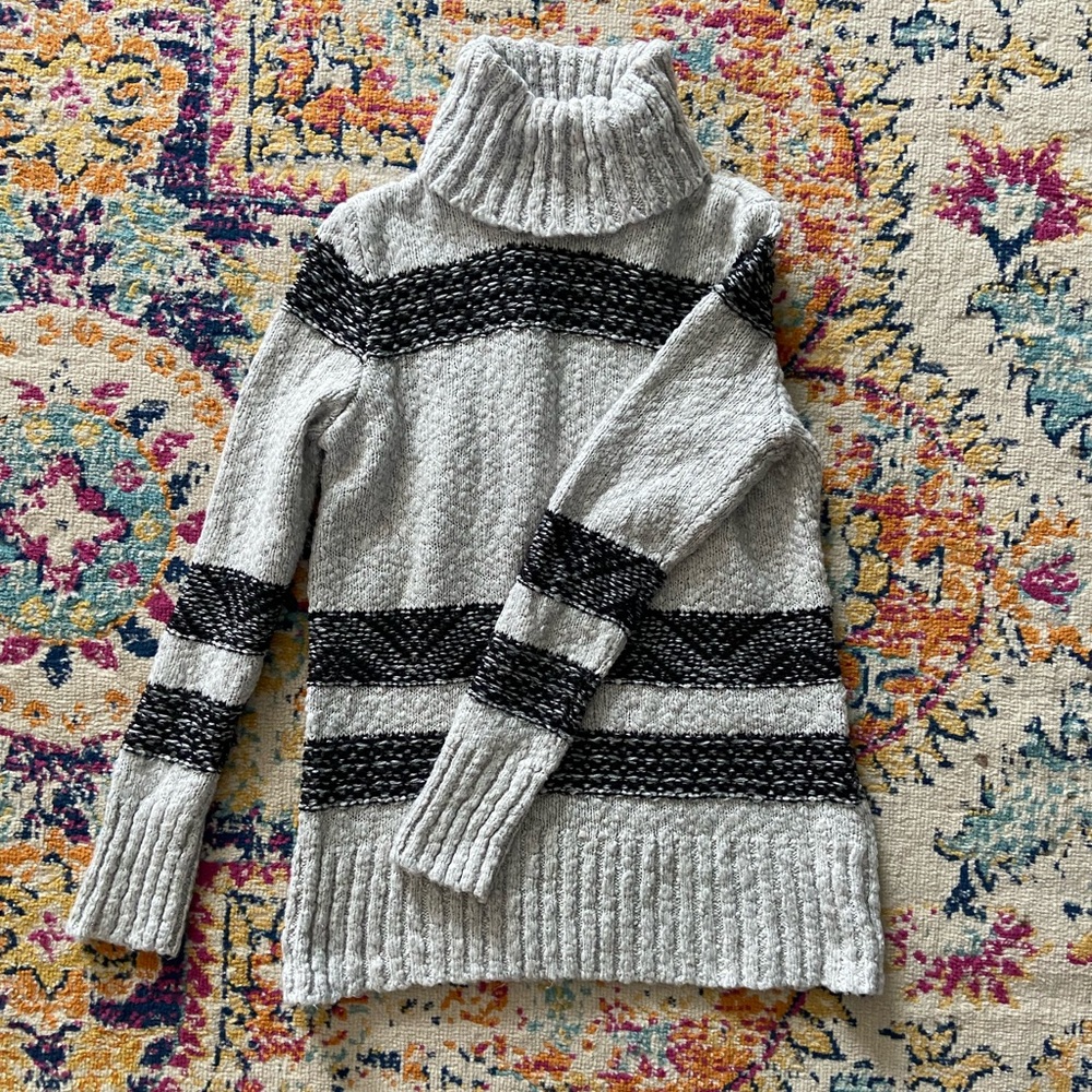 Thick turtle neck sweater